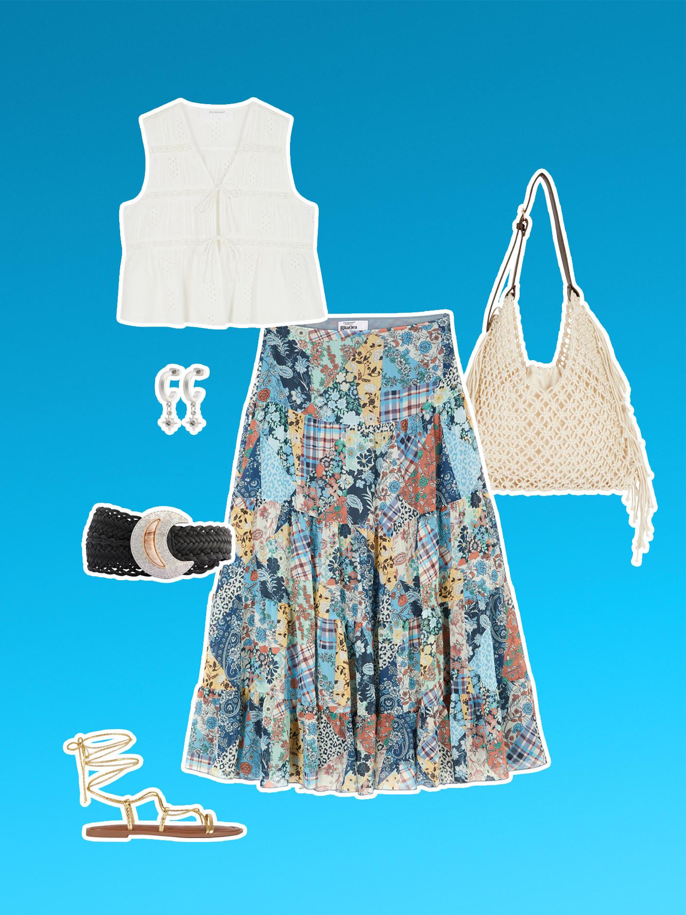 Completo estivo con top smanicato bianco, gonna patchwork floreale, borsa tote in macramè con frange, sandali con lacci color oro, cintura e orecchini.