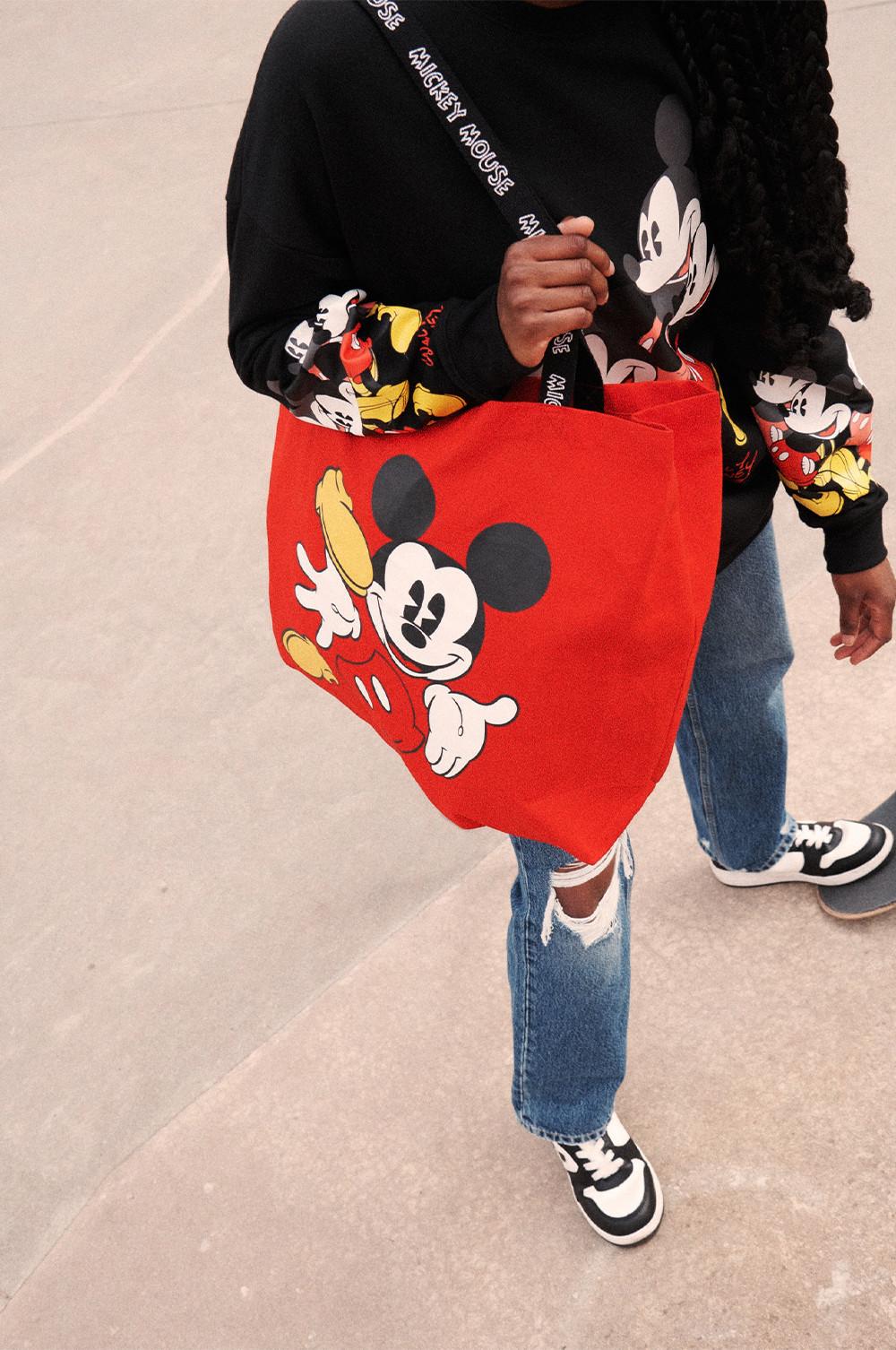 Nuestra colección de ropa y accesorios skate inspirada en Mickey Mouse de Disney | España
