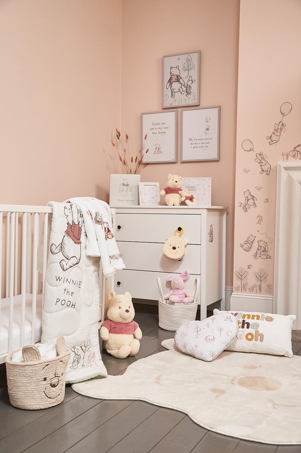 Vêtements, essentiels pour repas et décorations neutres Disney Winnie l' ourson pour bébé