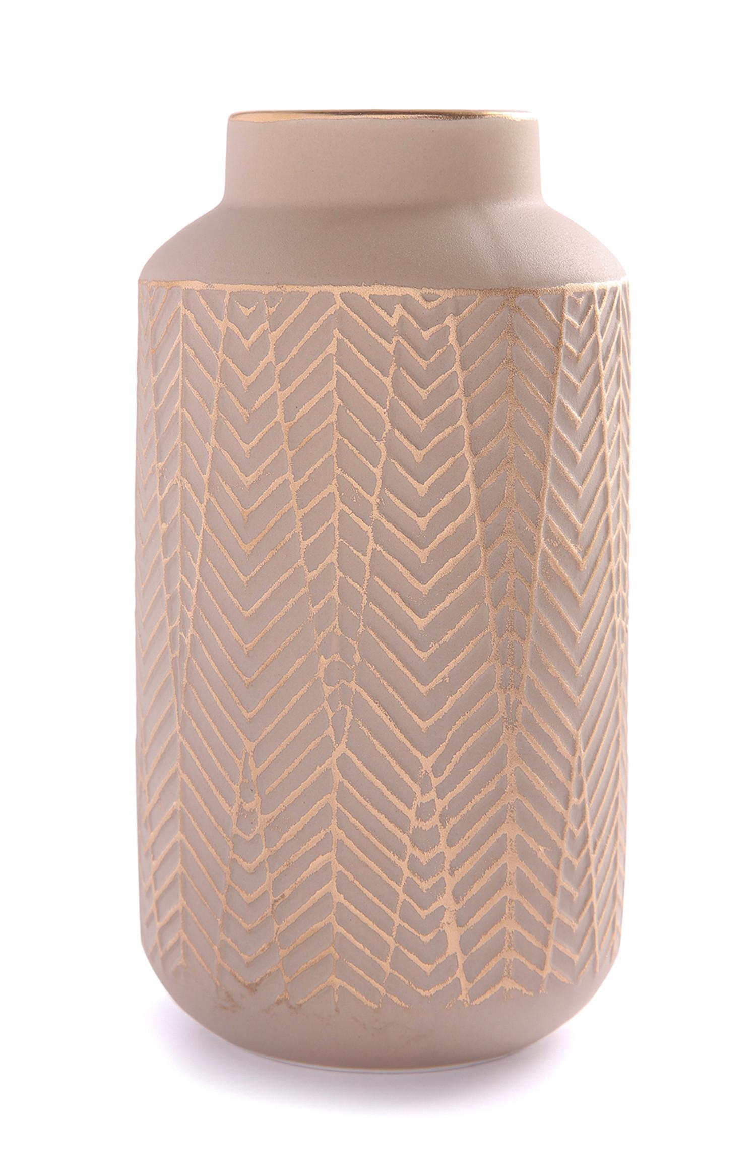 textured pottery vase