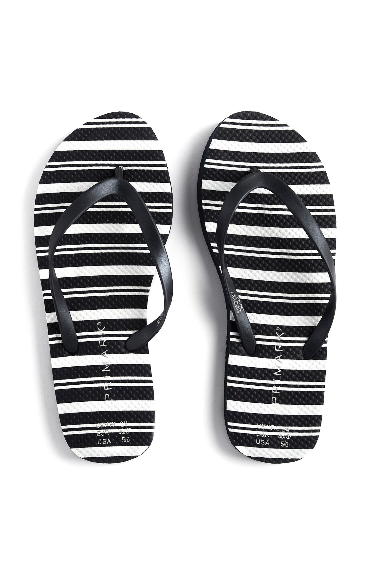 primark black flip flops