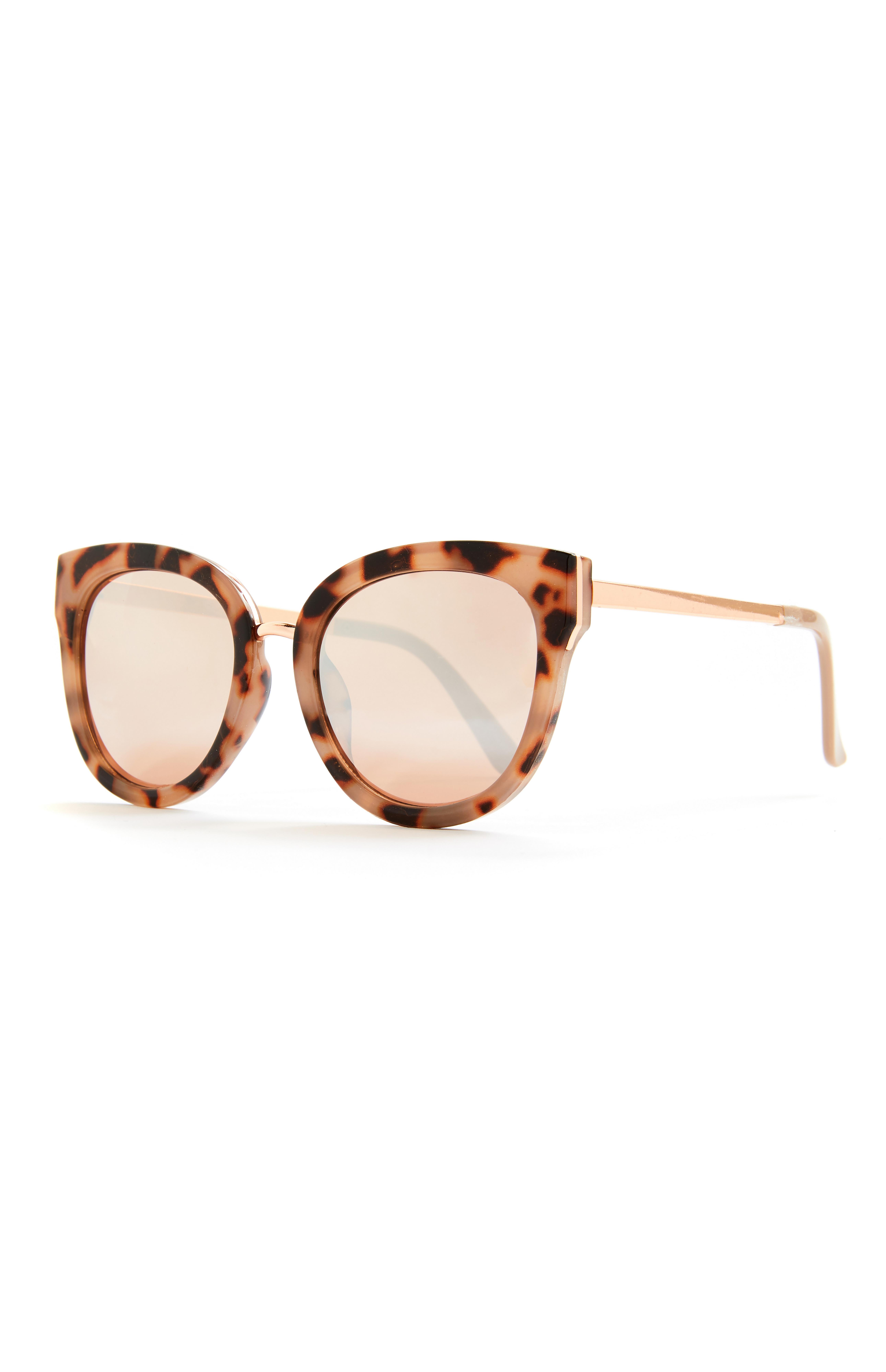 Lunettes De Soleil œil De Chat Imitation Ecailles De Tortue Sandwich Lunettes De Soleil Femme Accessoires Femme Nos Collections Mode Femme Tous Les Produits Primark Primark France