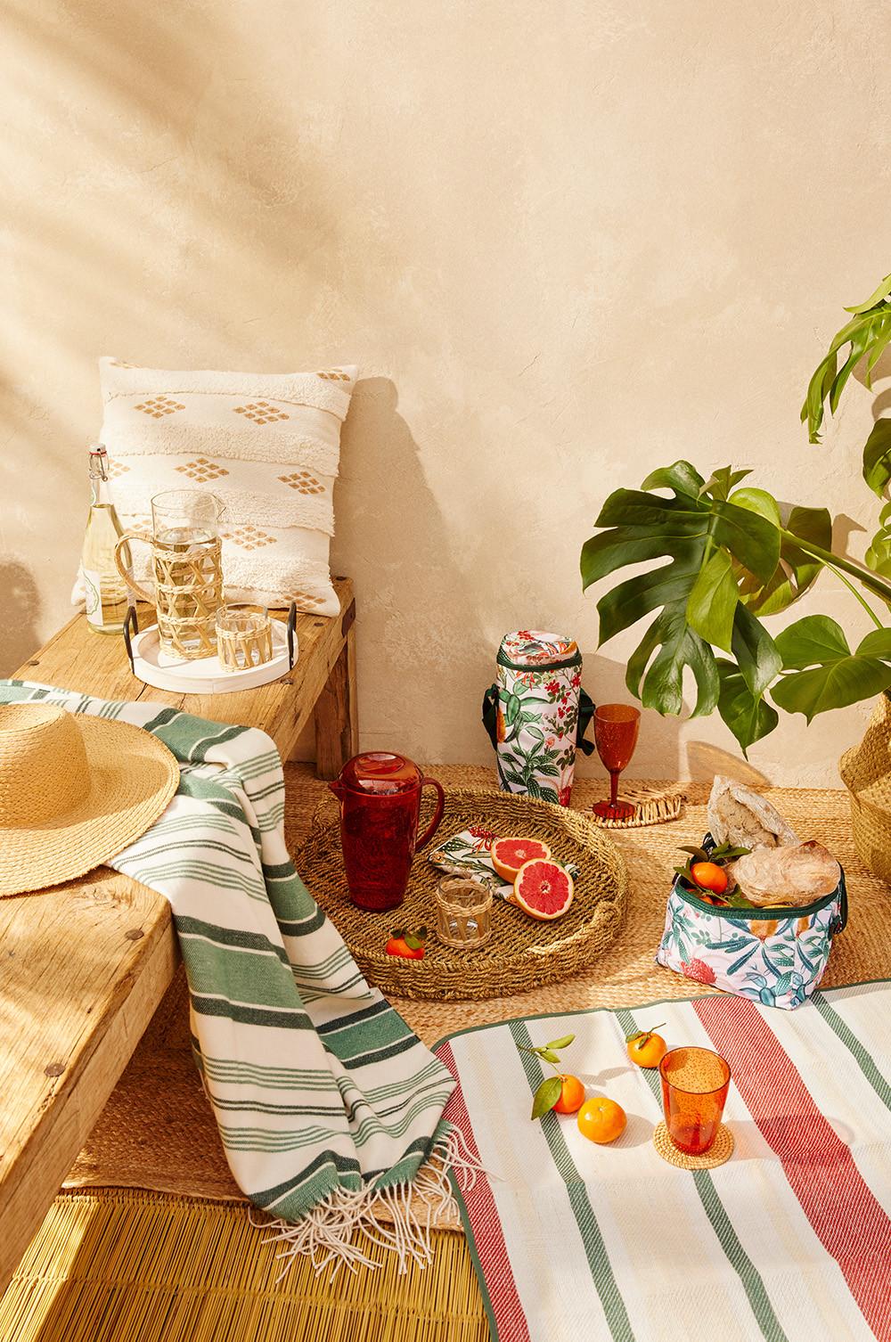 Garden/balcony picnic