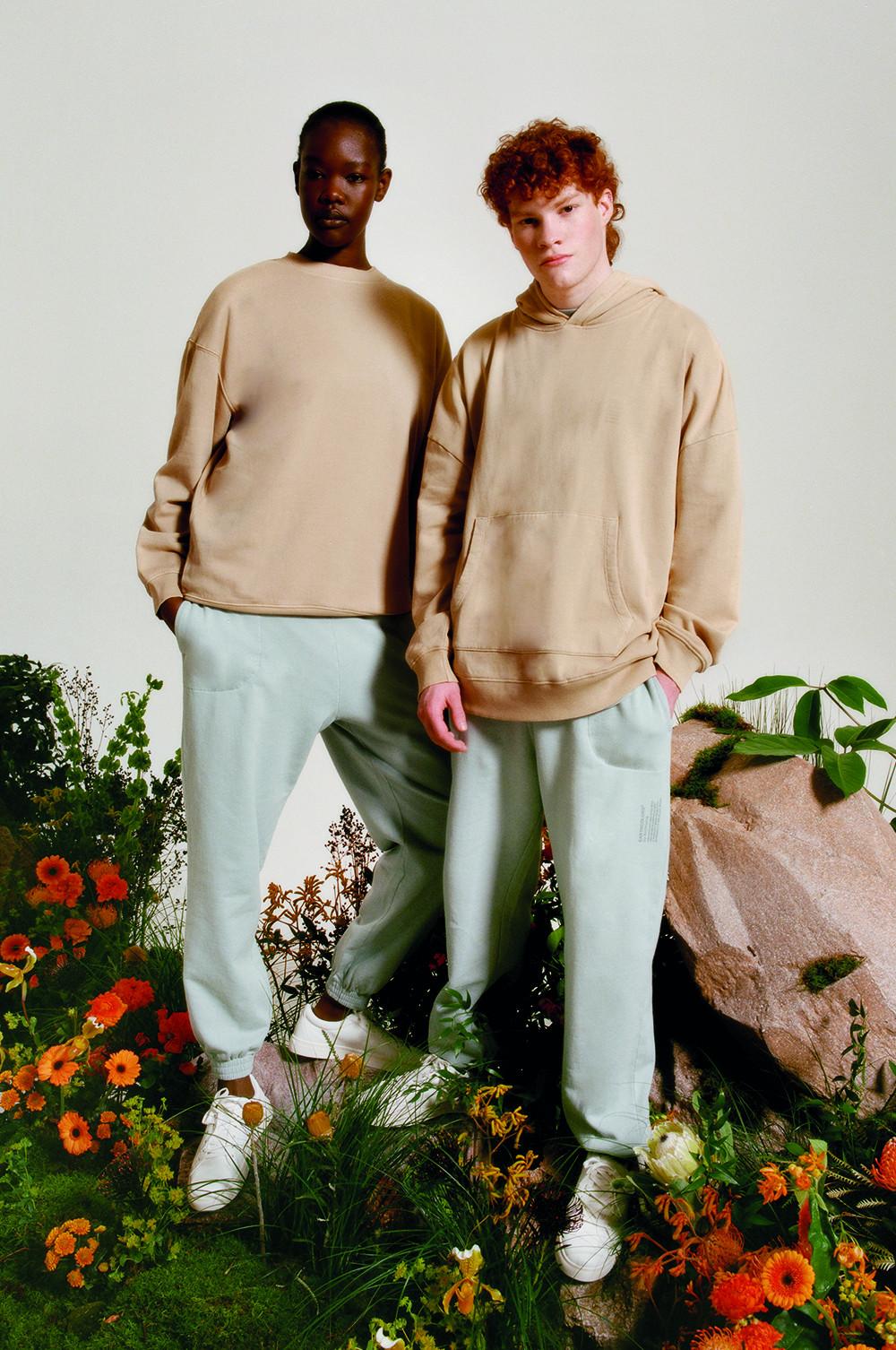 Kapuzenpullover in Stone