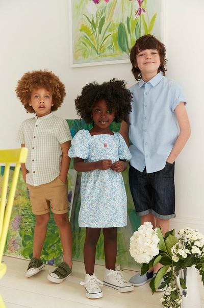 Básicos del armario de primavera para prendas para ocasiones especiales y conjuntar en familia | Primark España