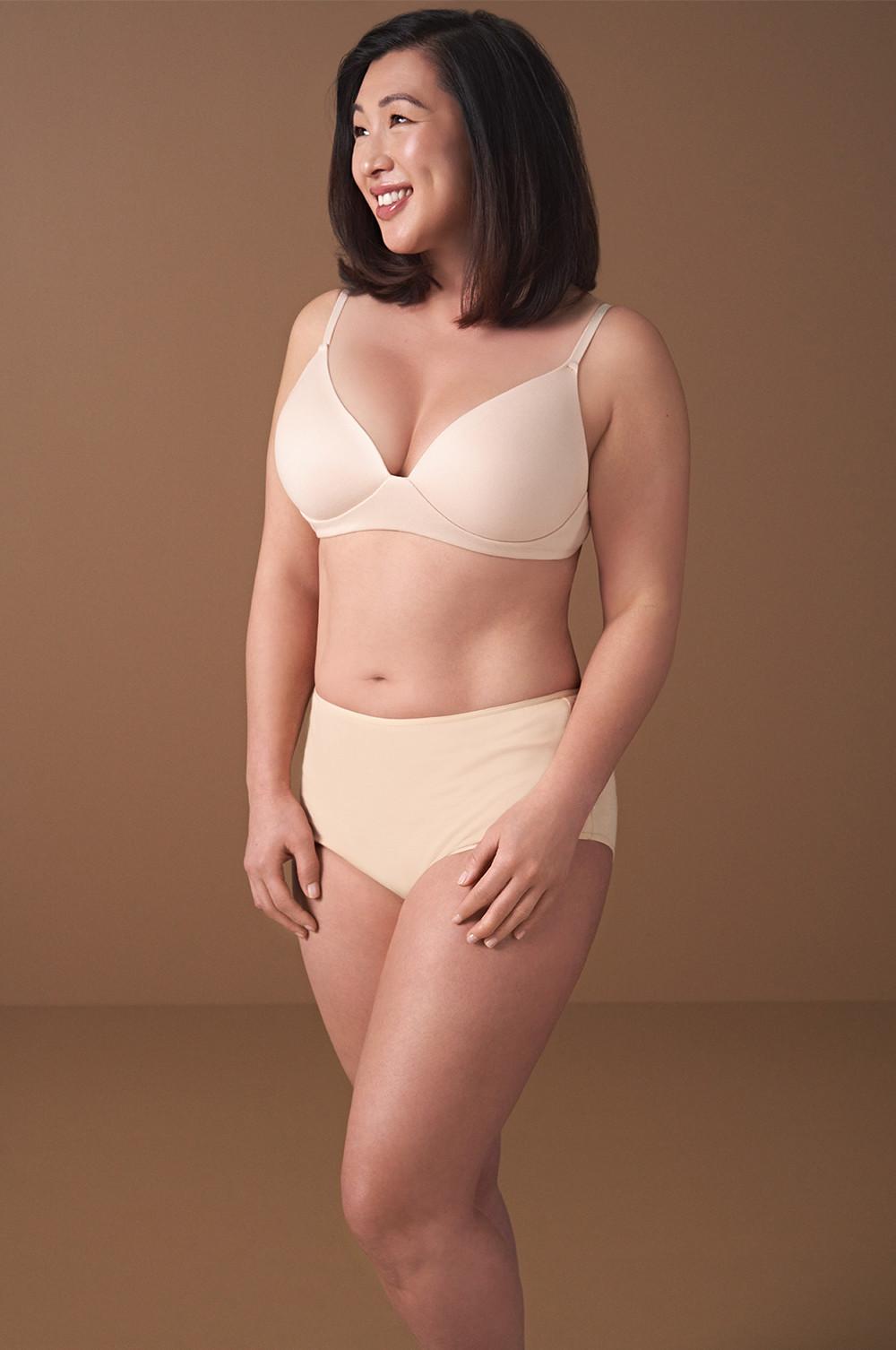 Plus Size Holiday Outfits with a Well Fitted Bra