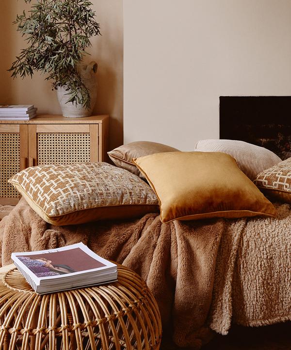 sombrero Ver insectos espacio Moda hogar y ropa de cama acogedoras | Primark España