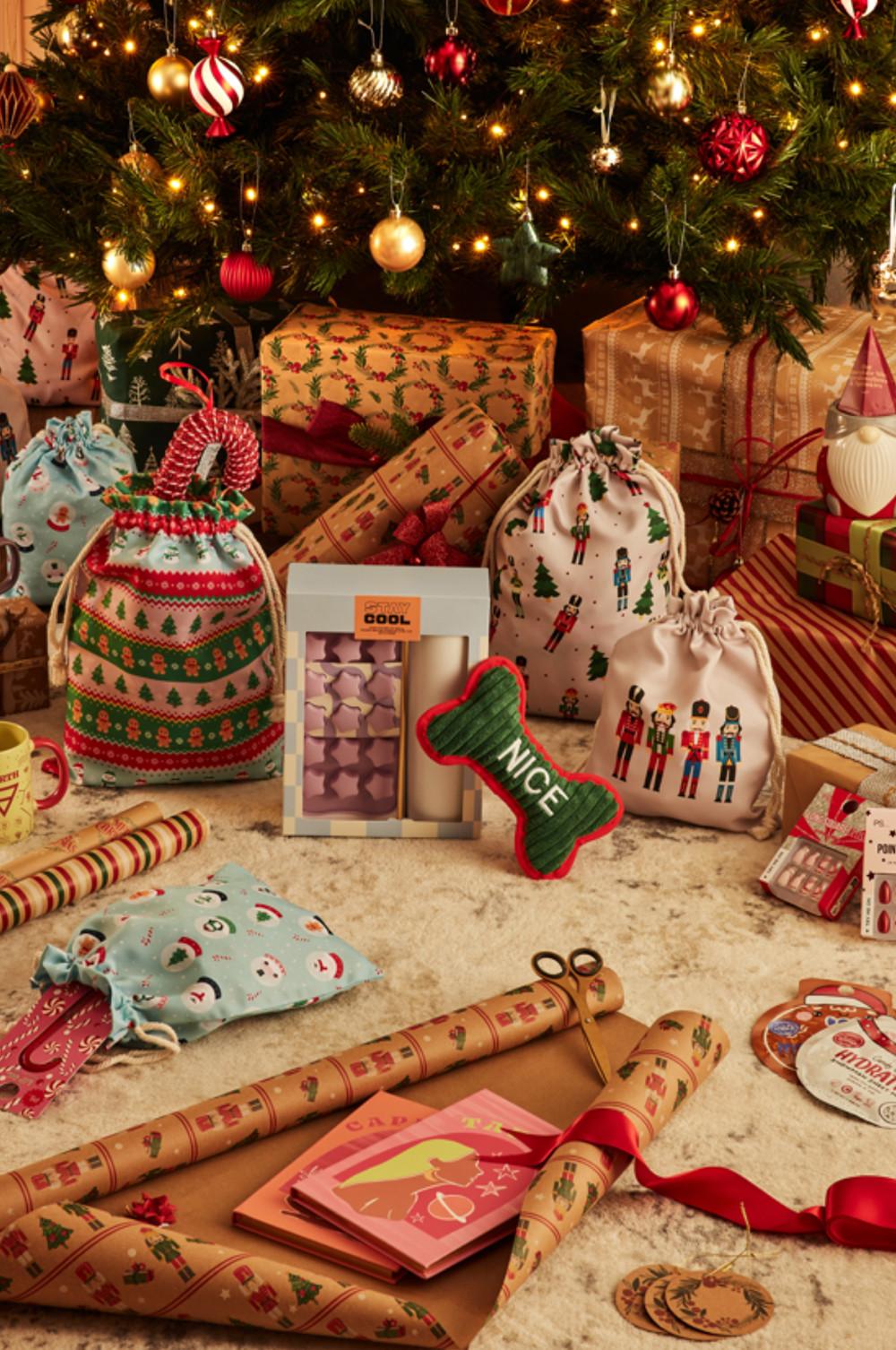 https://primedia.primark.com/i/primark/ChristmasGiftguide_1