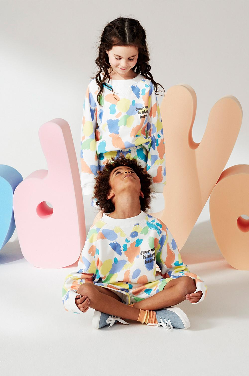 Ideas de conjuntos coloridos de ropa informal y para estar en casa para niños, niñas y bebés |