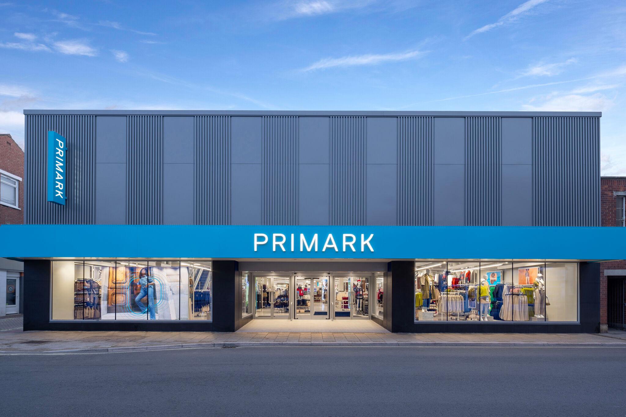 Primark unveils new Weymouth store