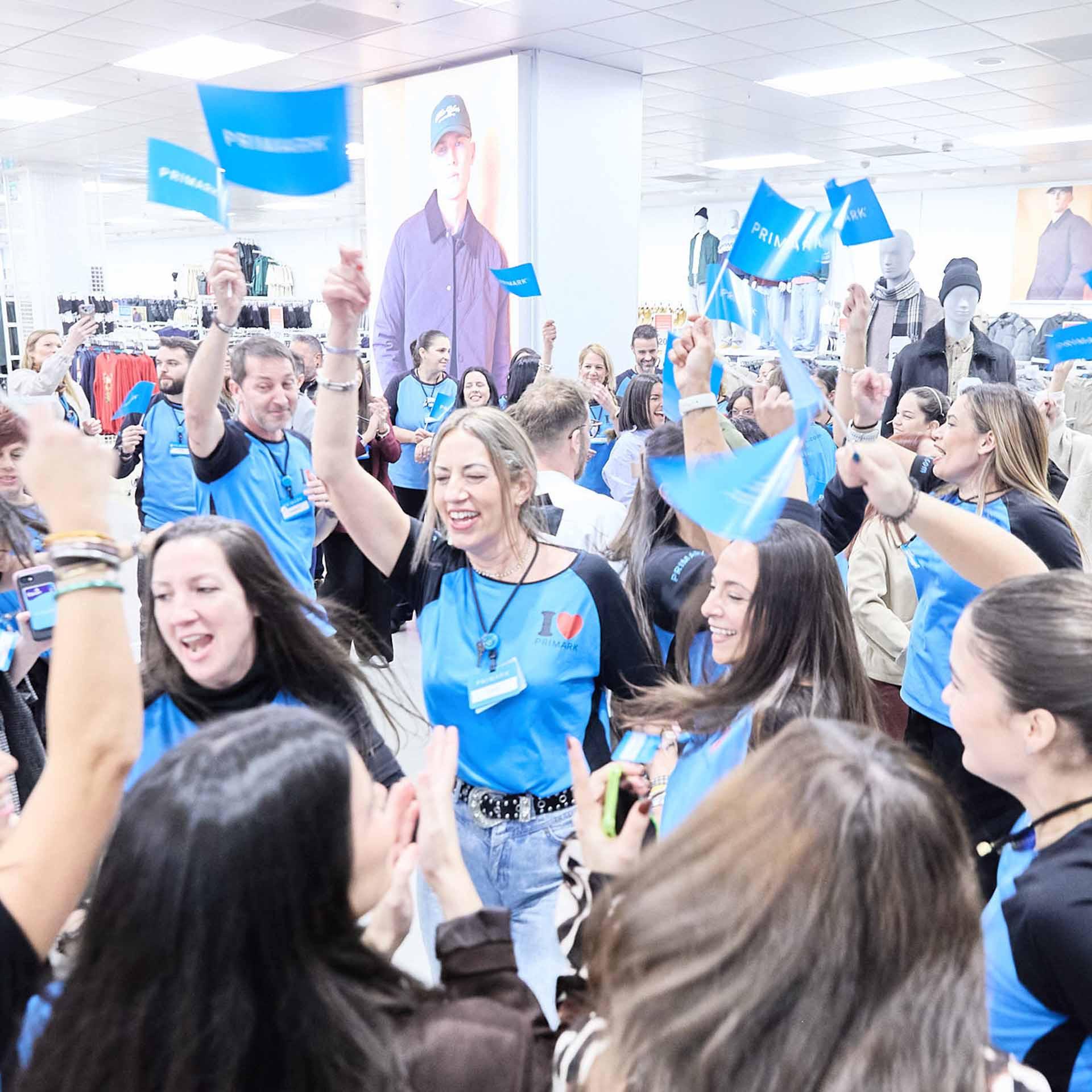 Primark Huelva recibe a los clientes en su tienda renovada