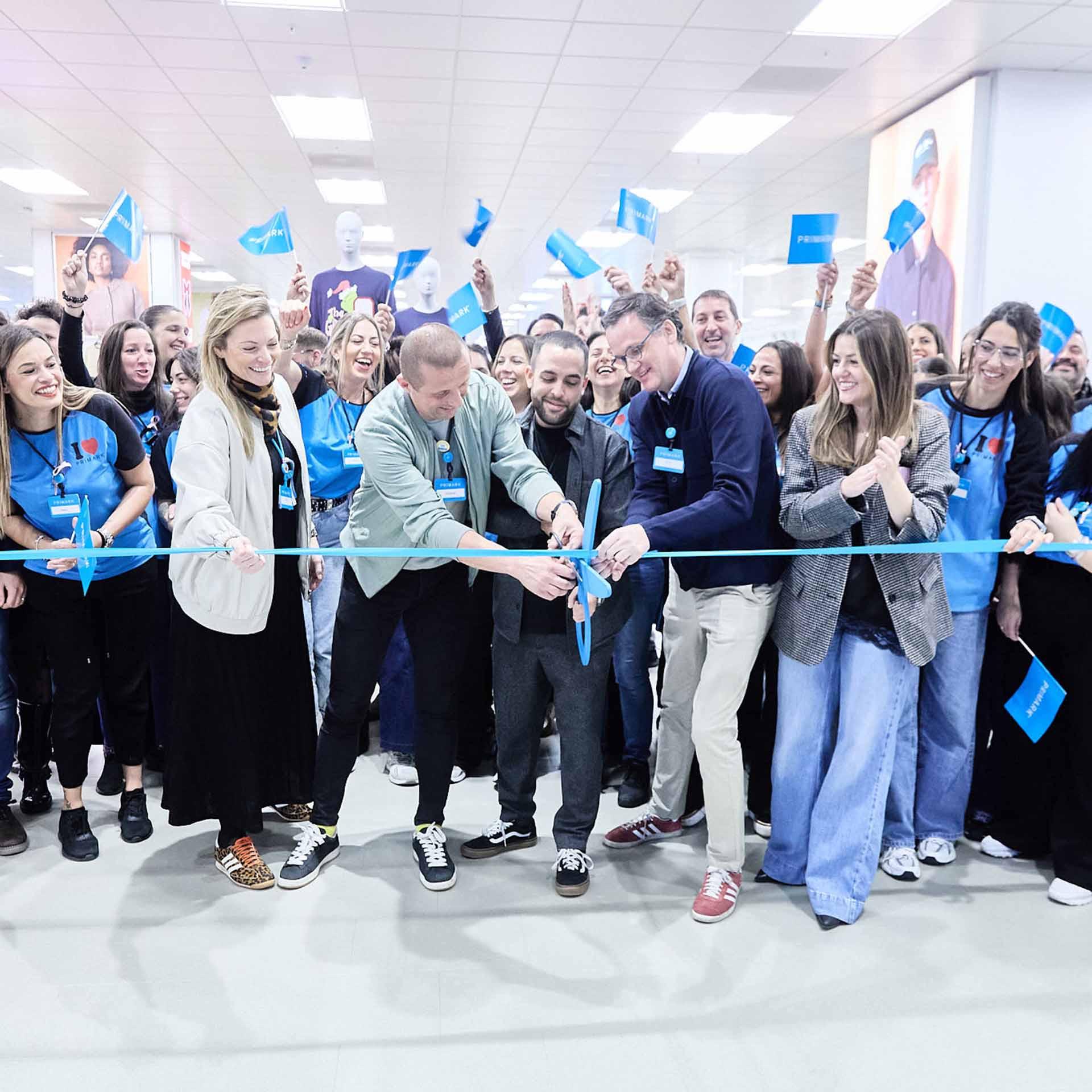 Primark Huelva recibe a los clientes en su tienda renovada
