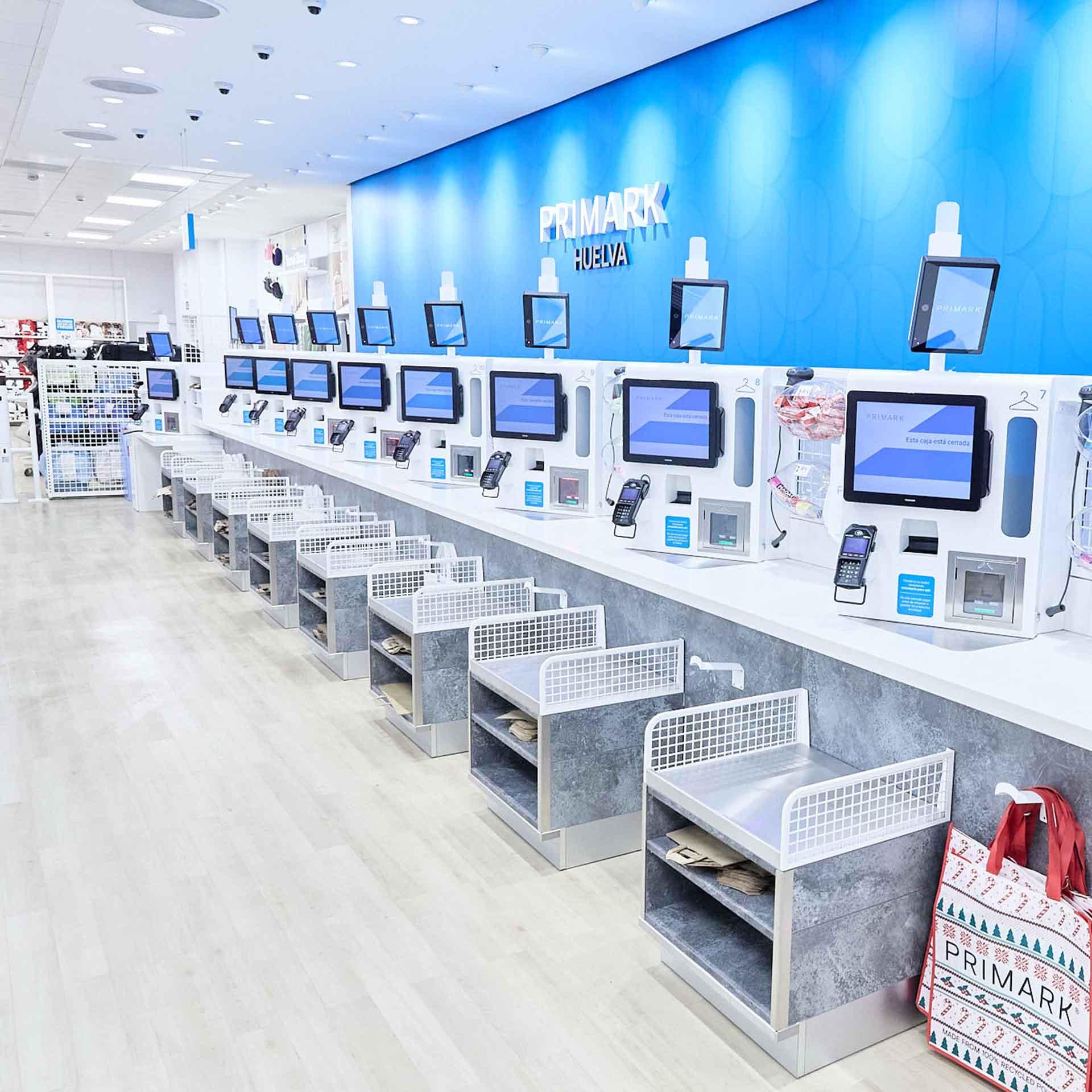 Primark Huelva recibe a los clientes en su tienda renovada