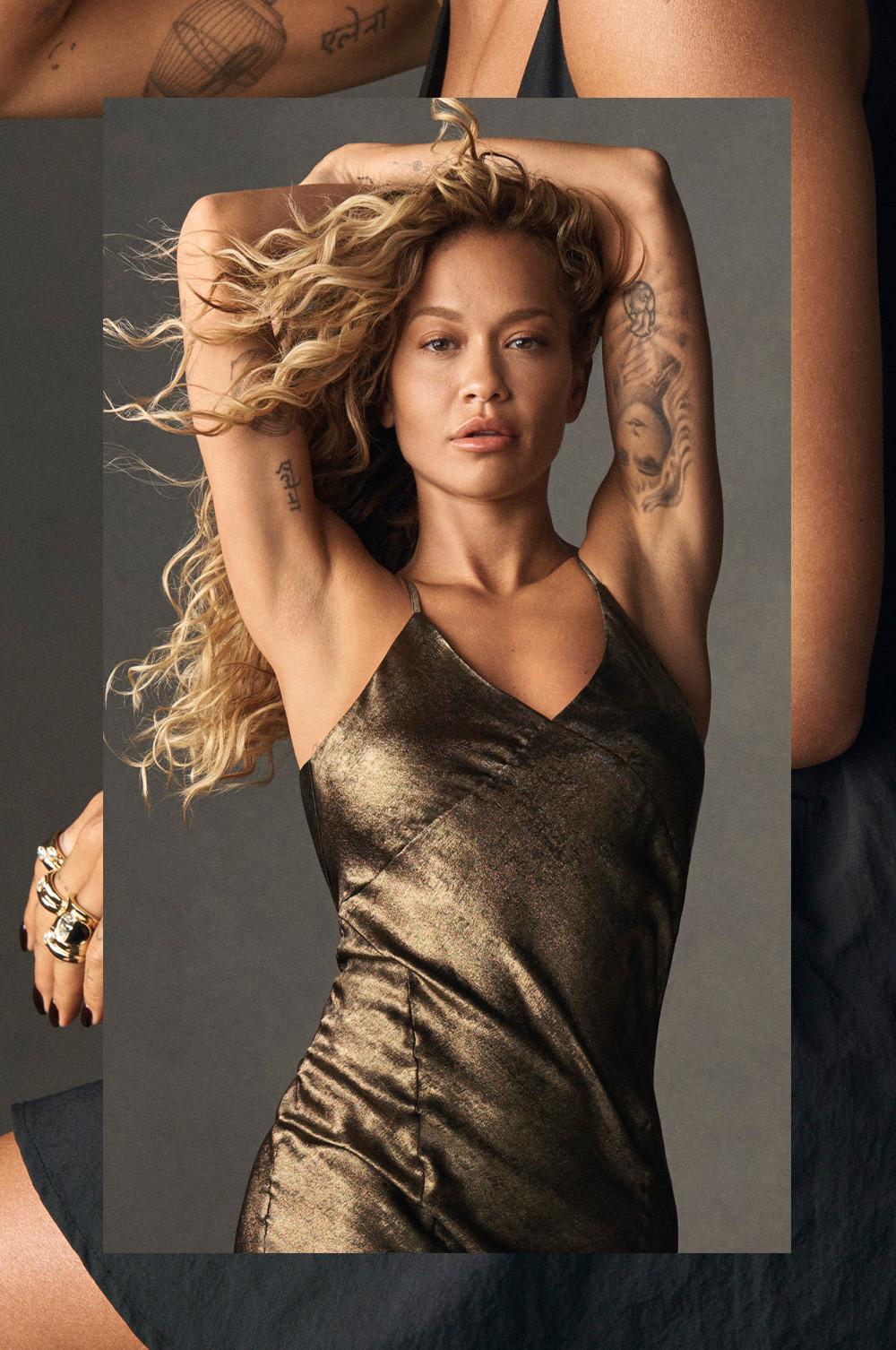 Rita Ora veste vestido comprido
