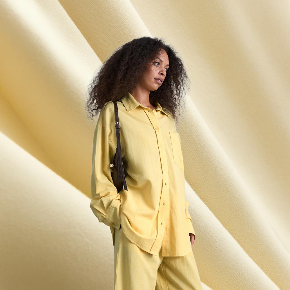 How to wear butter yellow