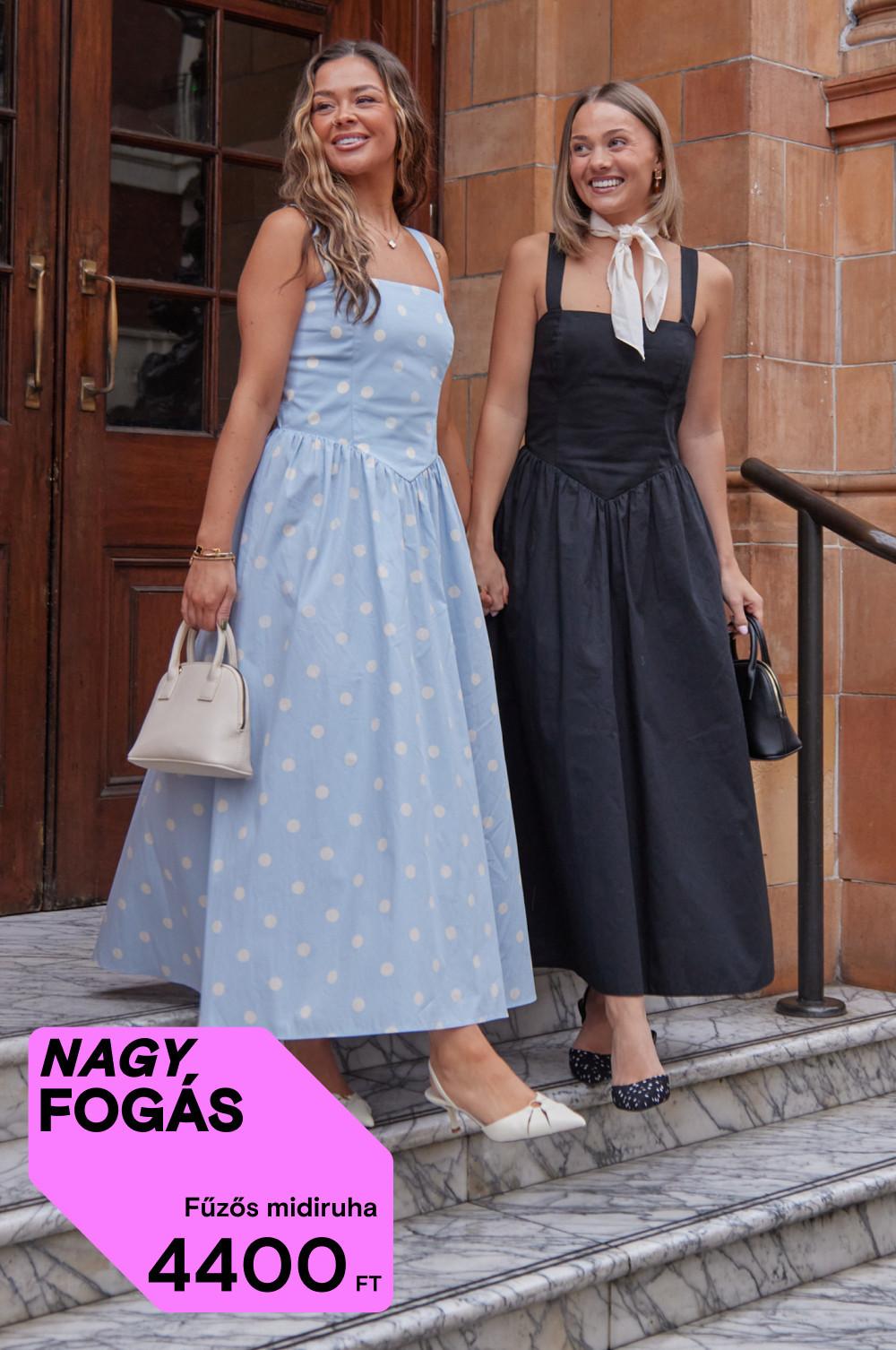 Két modell ujjatlan, testre simuló, fűzős felsőrészes, bő szoknyás midiruhákban, kézitáskákkal.