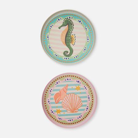 Plates with seahorse and shell designs