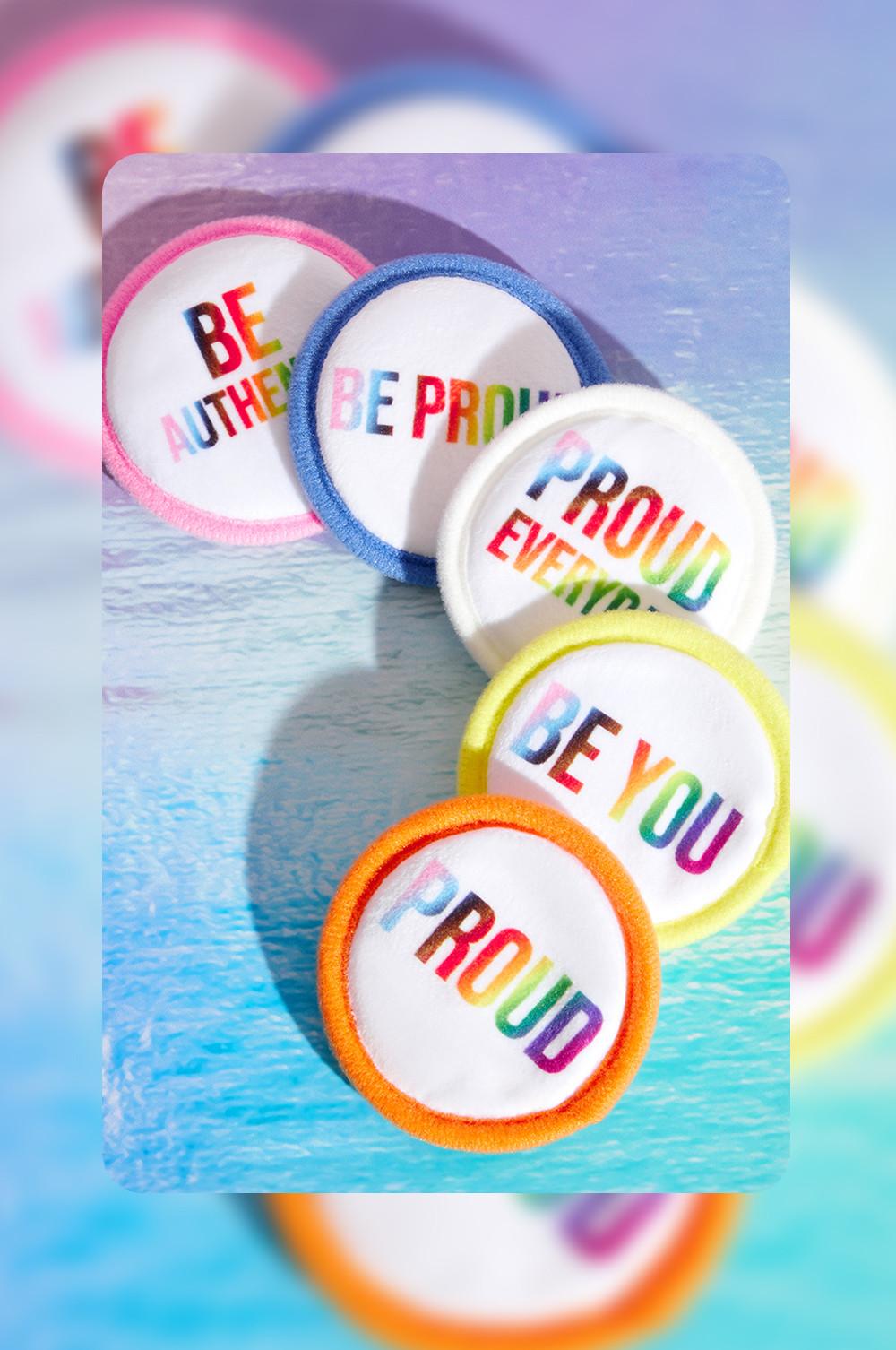 Dischetti detergenti a tema Pride