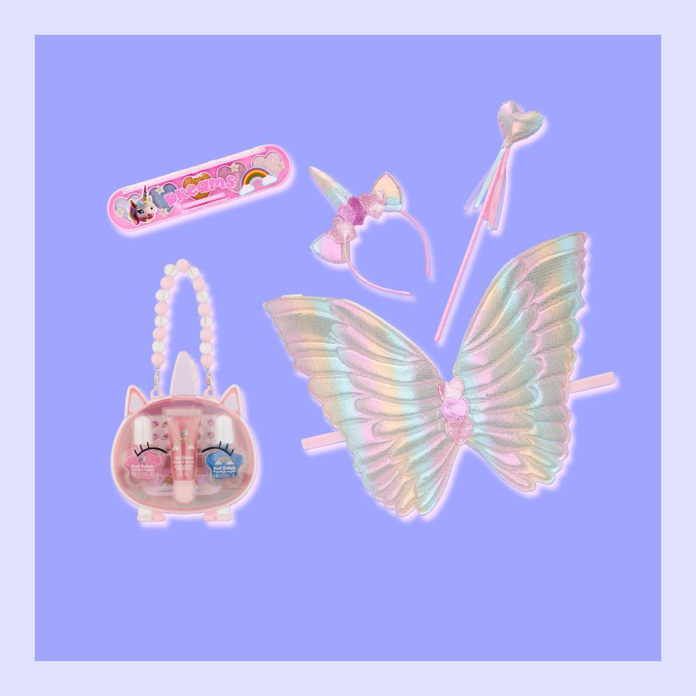Collection d'accessoires pour enfant sur le thème des licornes, dont des barrettes, un bandeau, une baguette et une petite trousse à maquillage.