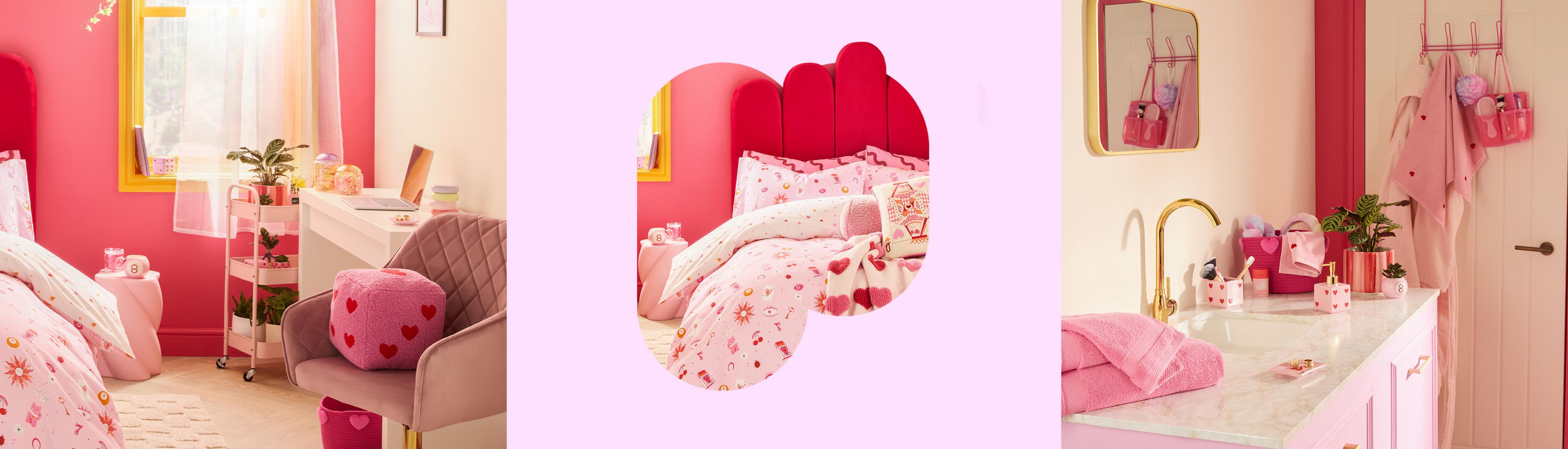 Dormitorio con temática rosa con cabecero en forma de corazón, ropa de cama de flores y cuarto de baño a juego con grifo dorado.