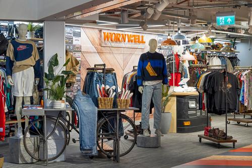Primark deschide spații de vânzare de îmbrăcăminte vintage în magazinele sale din Birmingham și Manchester