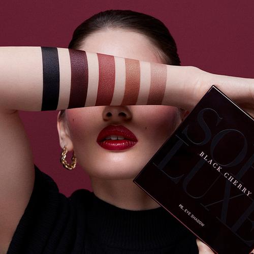 „Black Cherry“ Make-up-Look Crop
