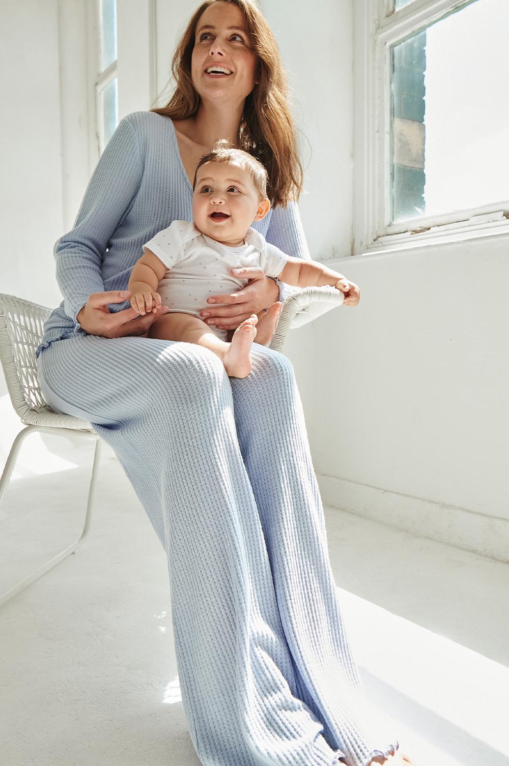 Pyjama turque à fleurs de grossesse et allaitement -3 pièces Taille taille  M COULEUR Bleu nuit