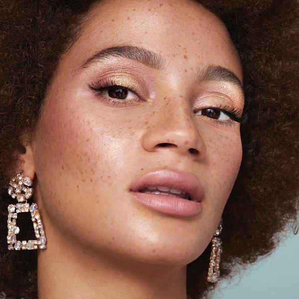 Imagen recortada de pendientes arrolladores