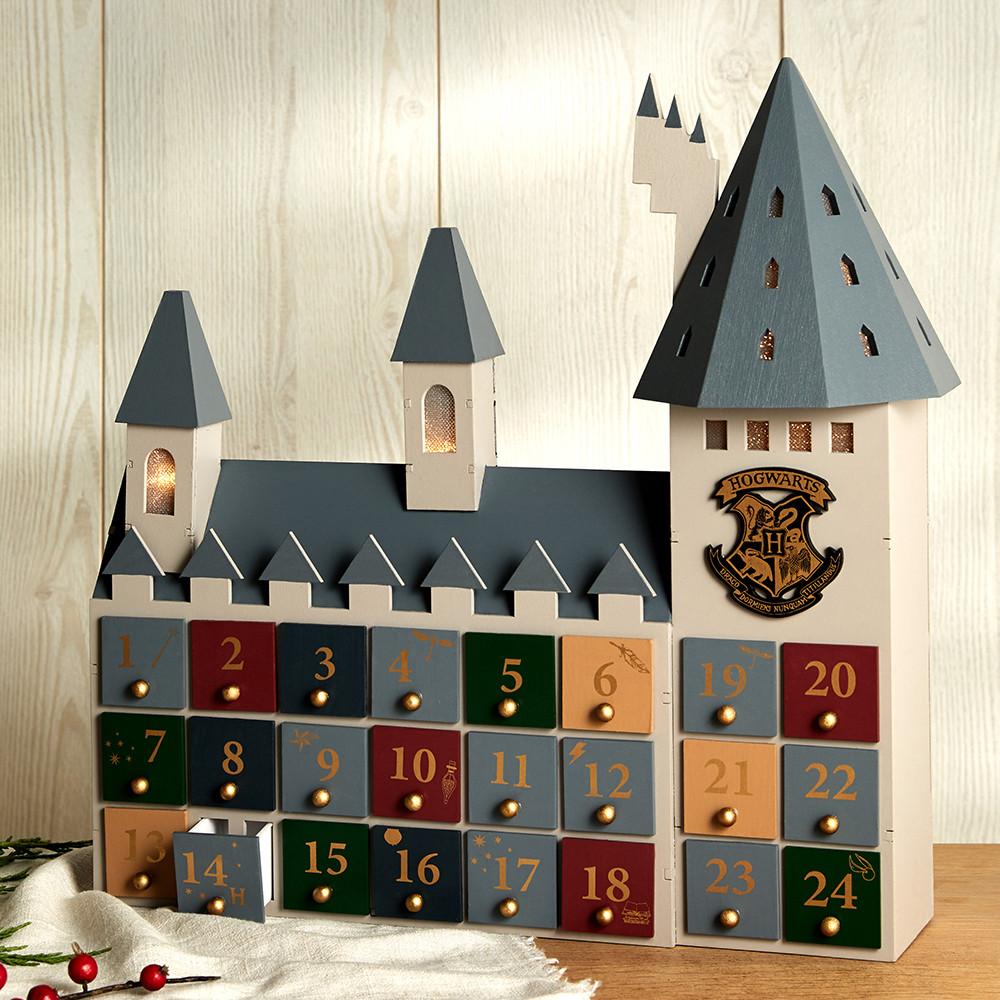 Calendrier De L Avent Et Decos Hogwarts Harry Potter Primark Primark France