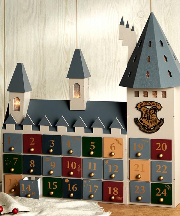 Calendario de adviento y decoraciones de Hogwarts de Harry Potter | Primark | España