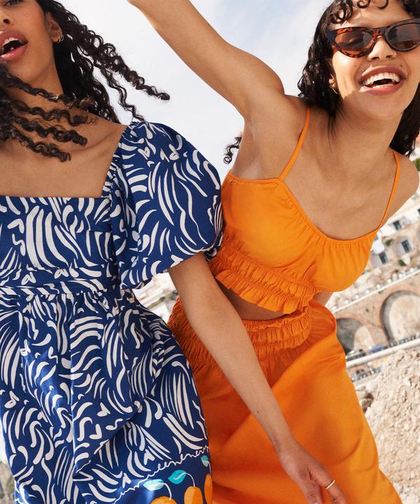 Vestidos, conjuntos, camisas y accesorios alegres para verano | Primark España