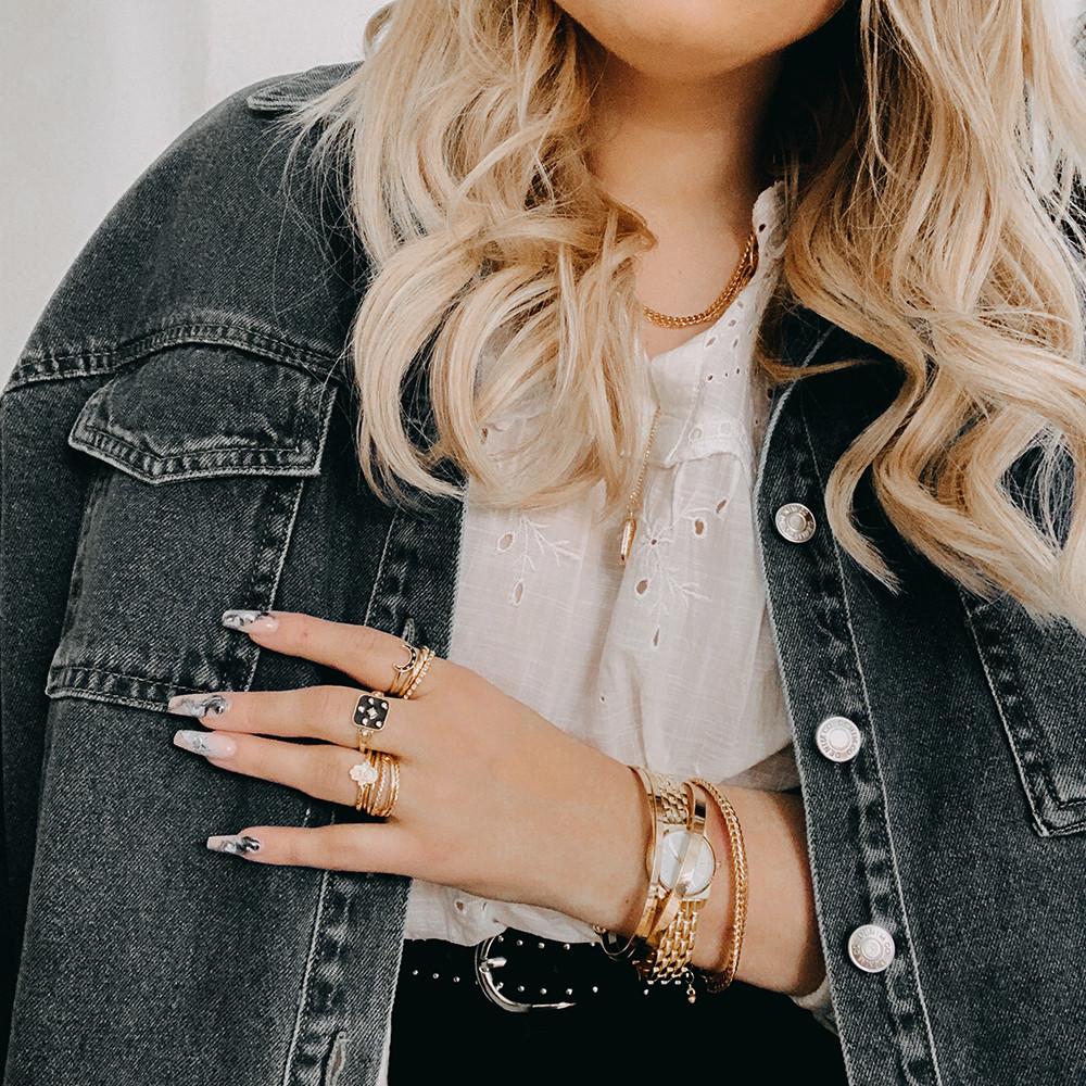 How to Layer Your Jewelry