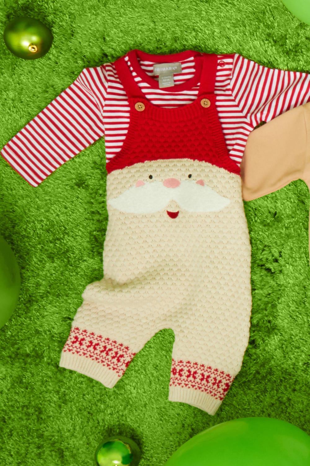 Tutina per neonato con Babbo Natale lavorata a maglia