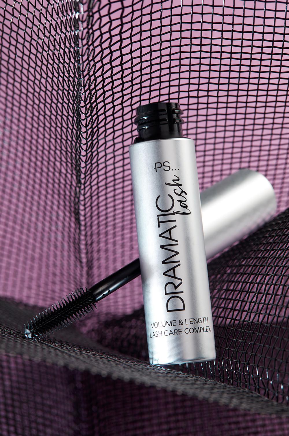 Dramatic lashes deals mascara