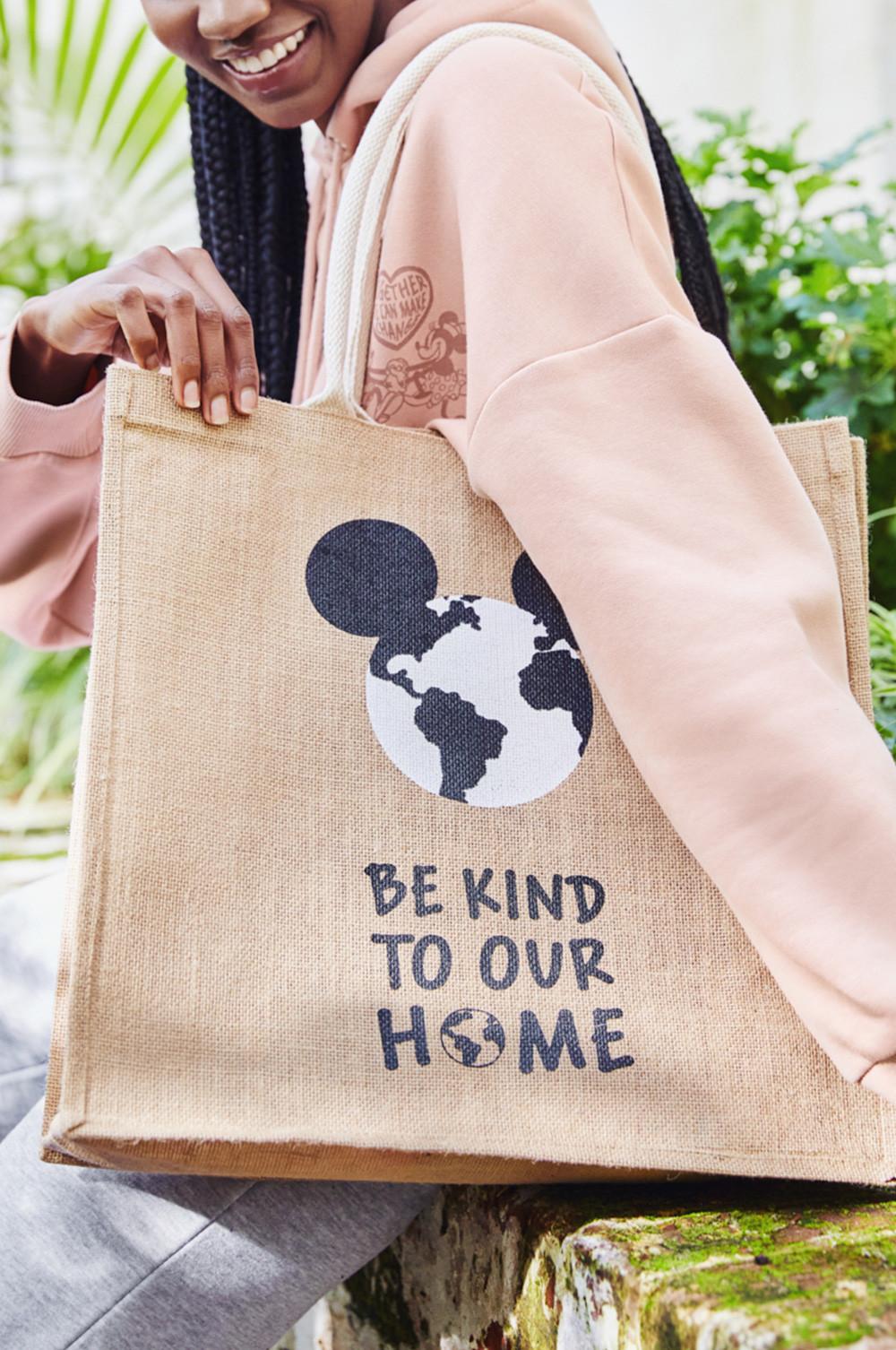 Nuestra colección Primark Cares de moda mujer con personajes de Disney