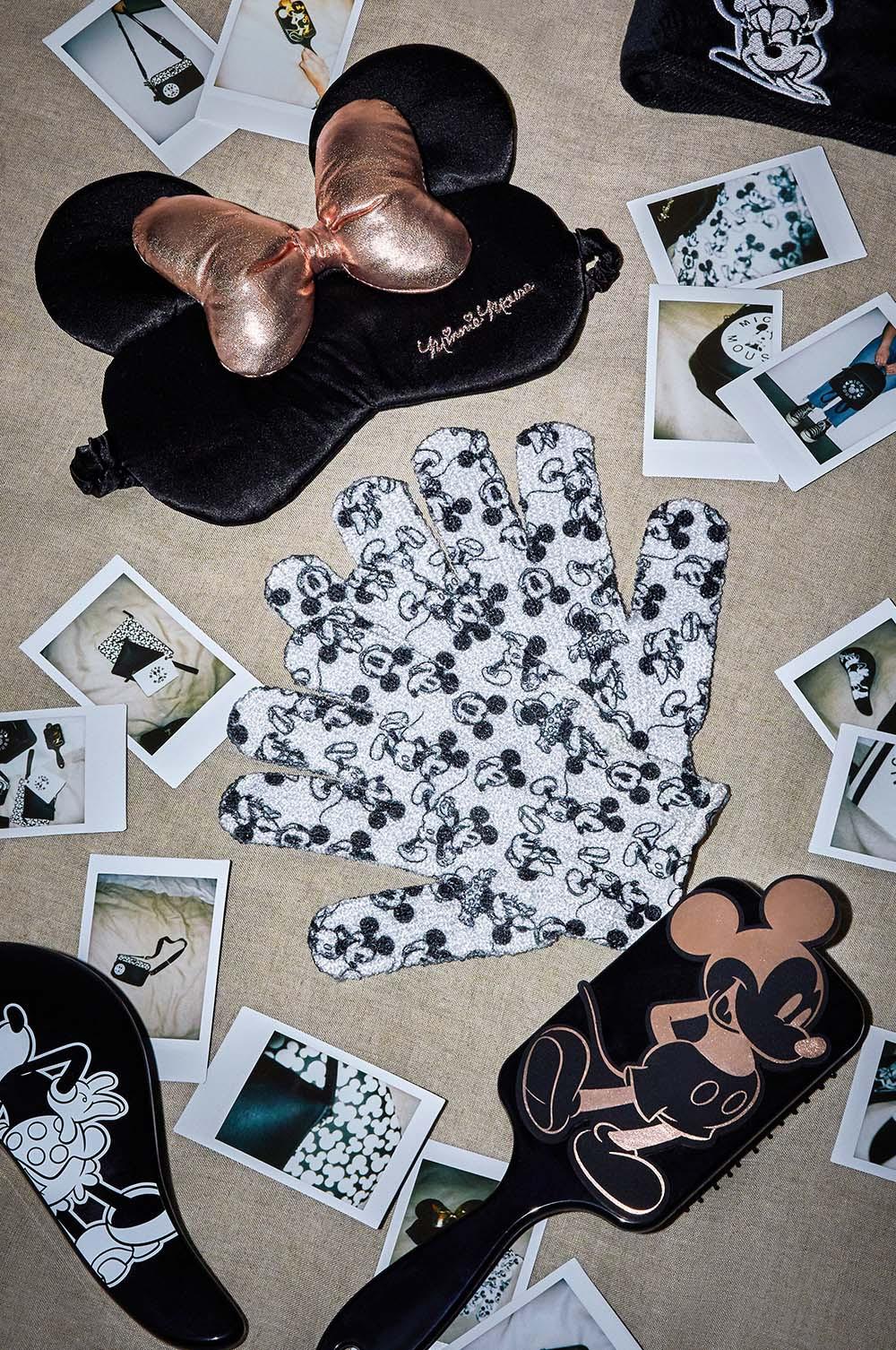  Mickey & Minnie Sweatshirt & Jogger Set: Clothing, Shoes &  Jewelry