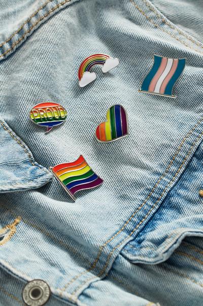 Conjunto de pins Proud da Primark