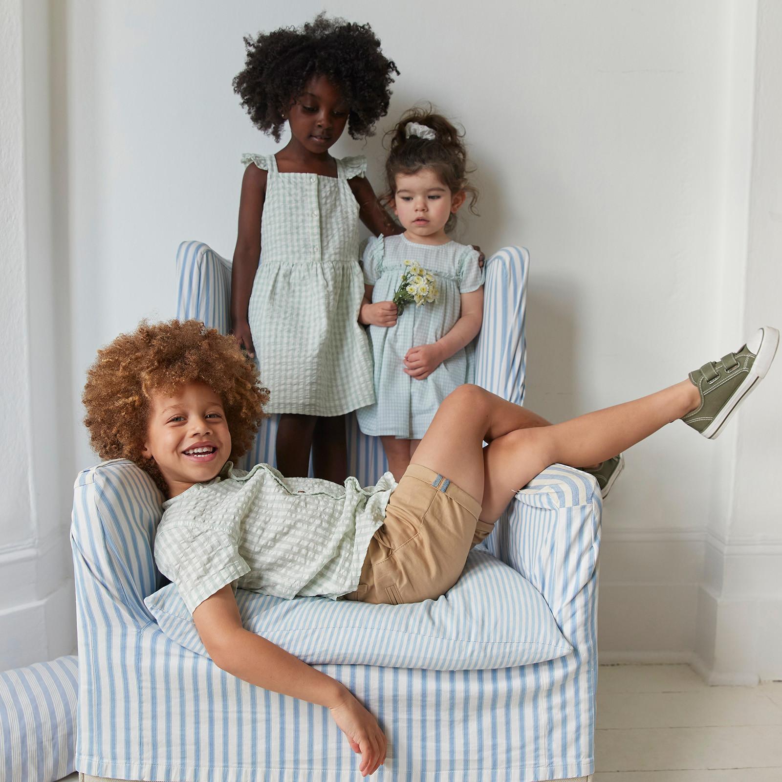 Tenues assorties pour toute la famille : une tendance qui fait des petits