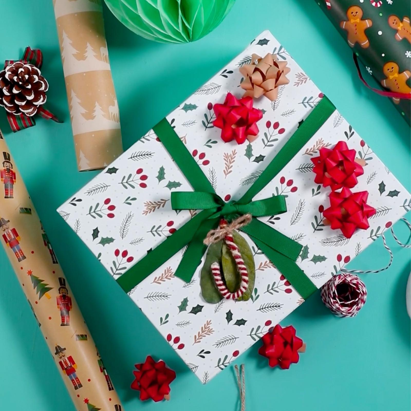 Christmas Gift Wrapping Guide and Tips