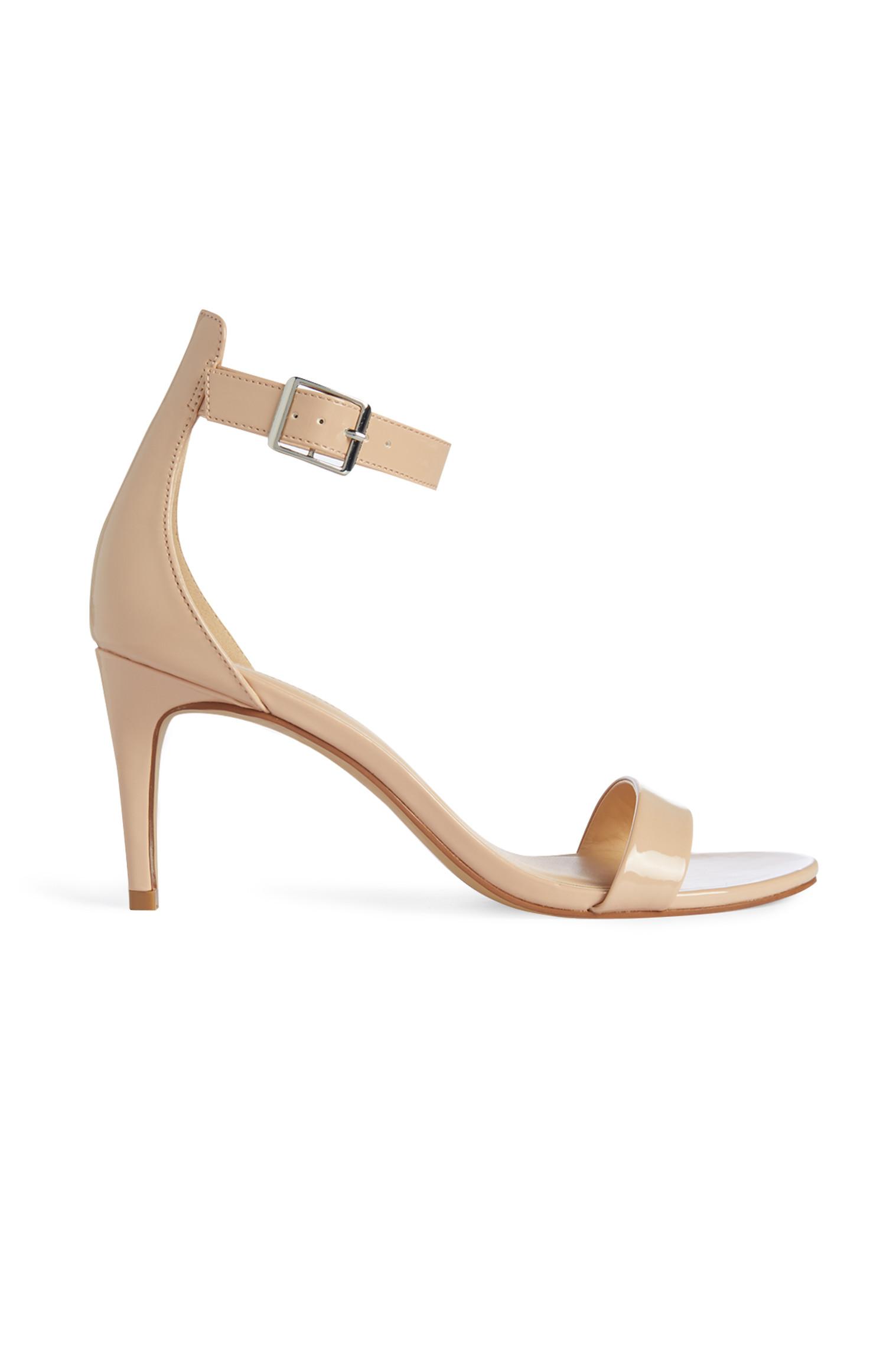 Sandálias tiras nude