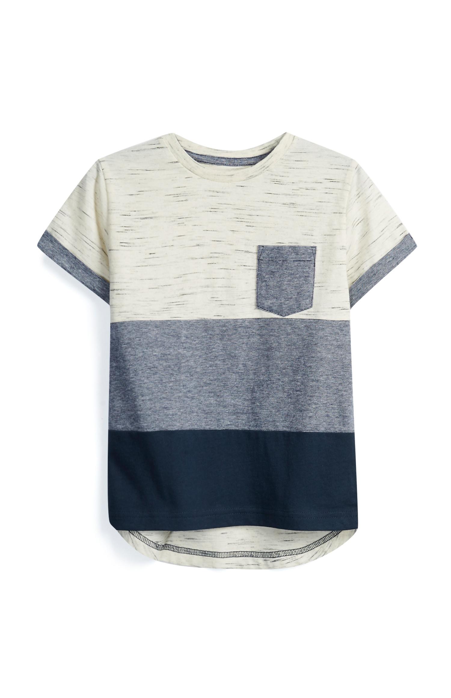 Camiseta a rayas para niño pequeño