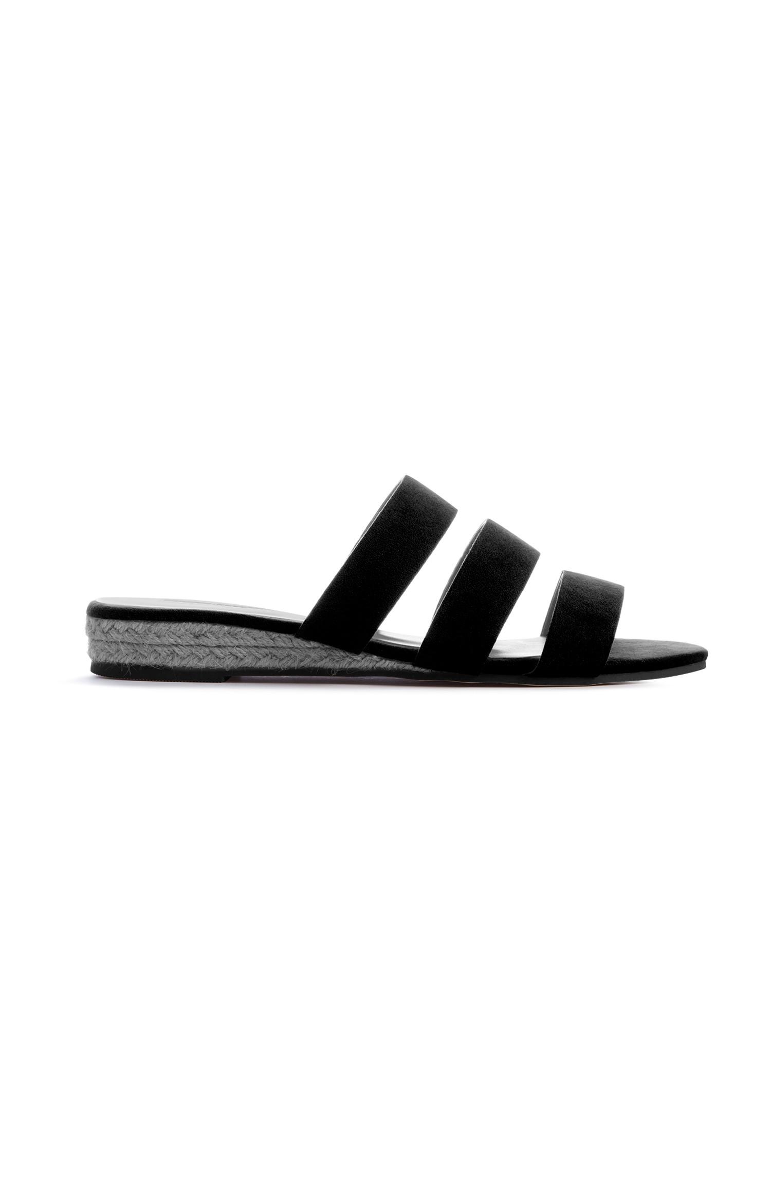 white flip flops primark