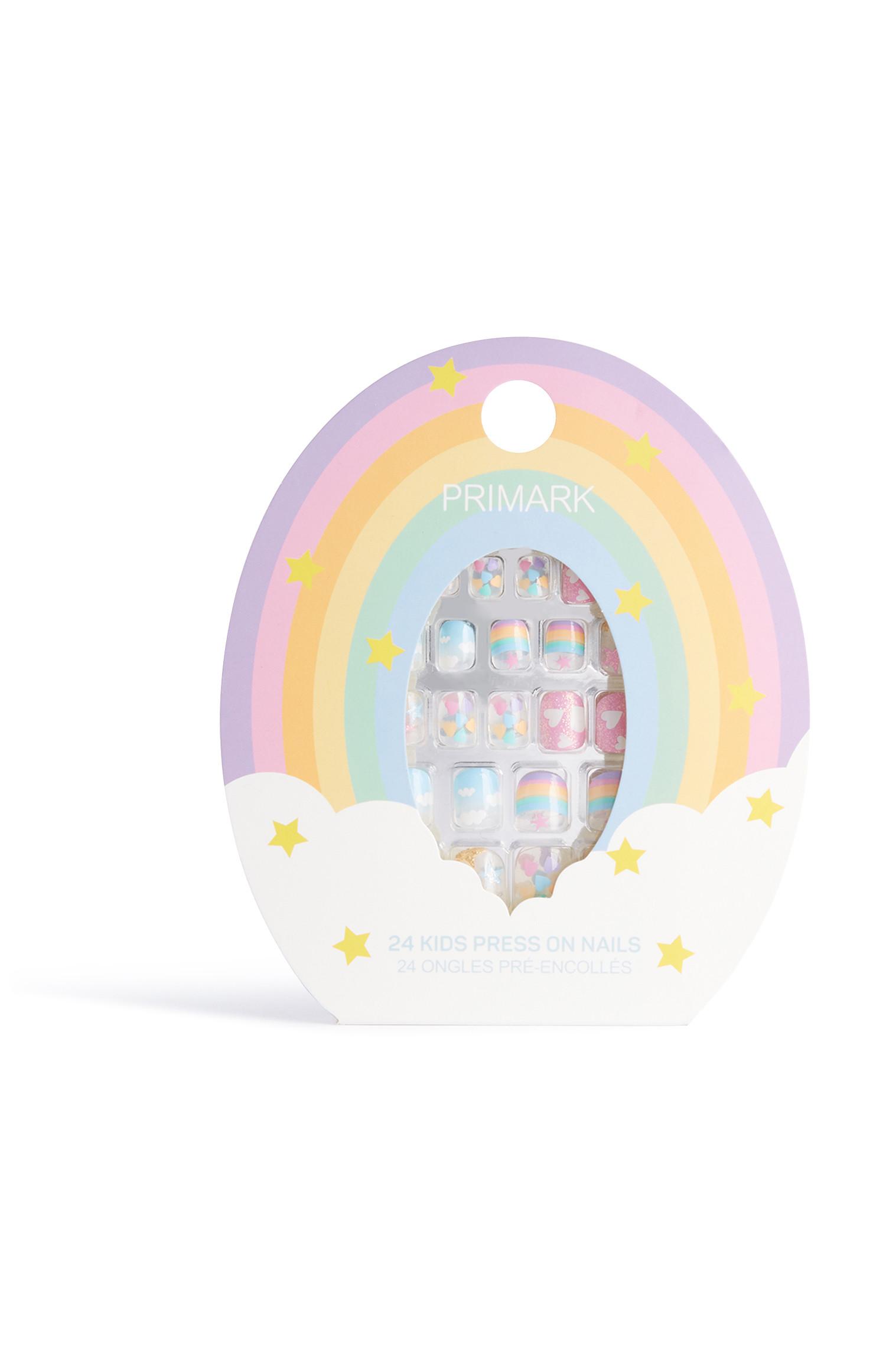 Mavrični umetni nohti