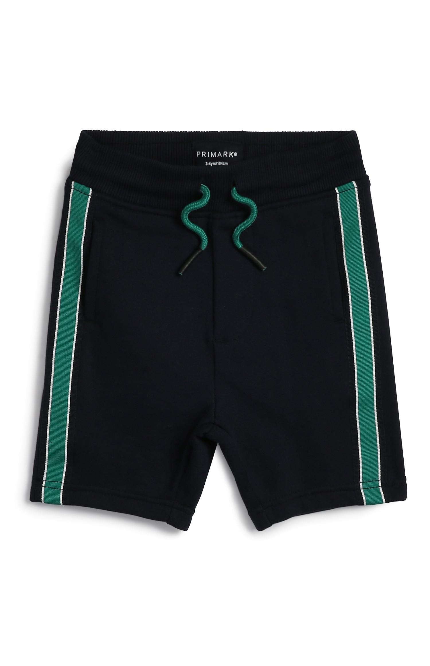 Pantalón corto raya para niño pequeño