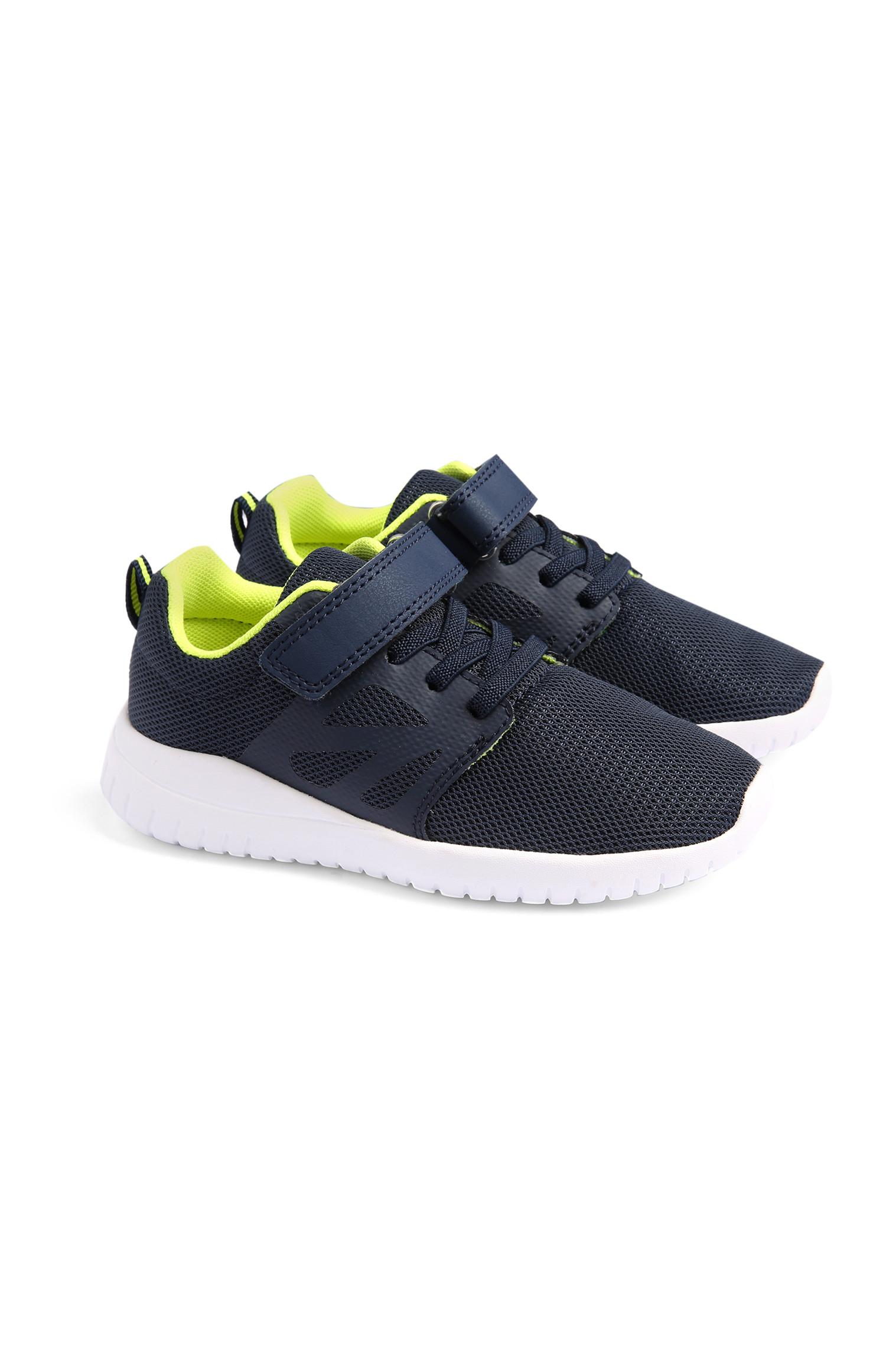 Zapatillas azul marino para niño pequeño