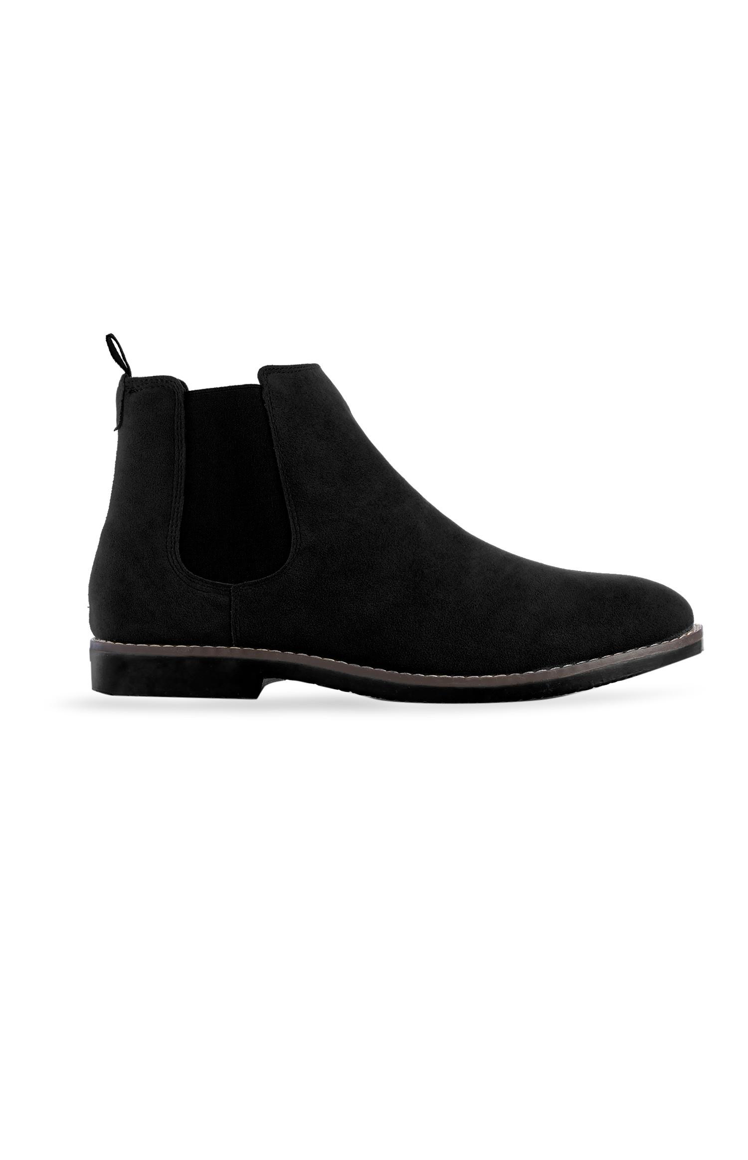 Črni gležnjarji iz umetnega semiša