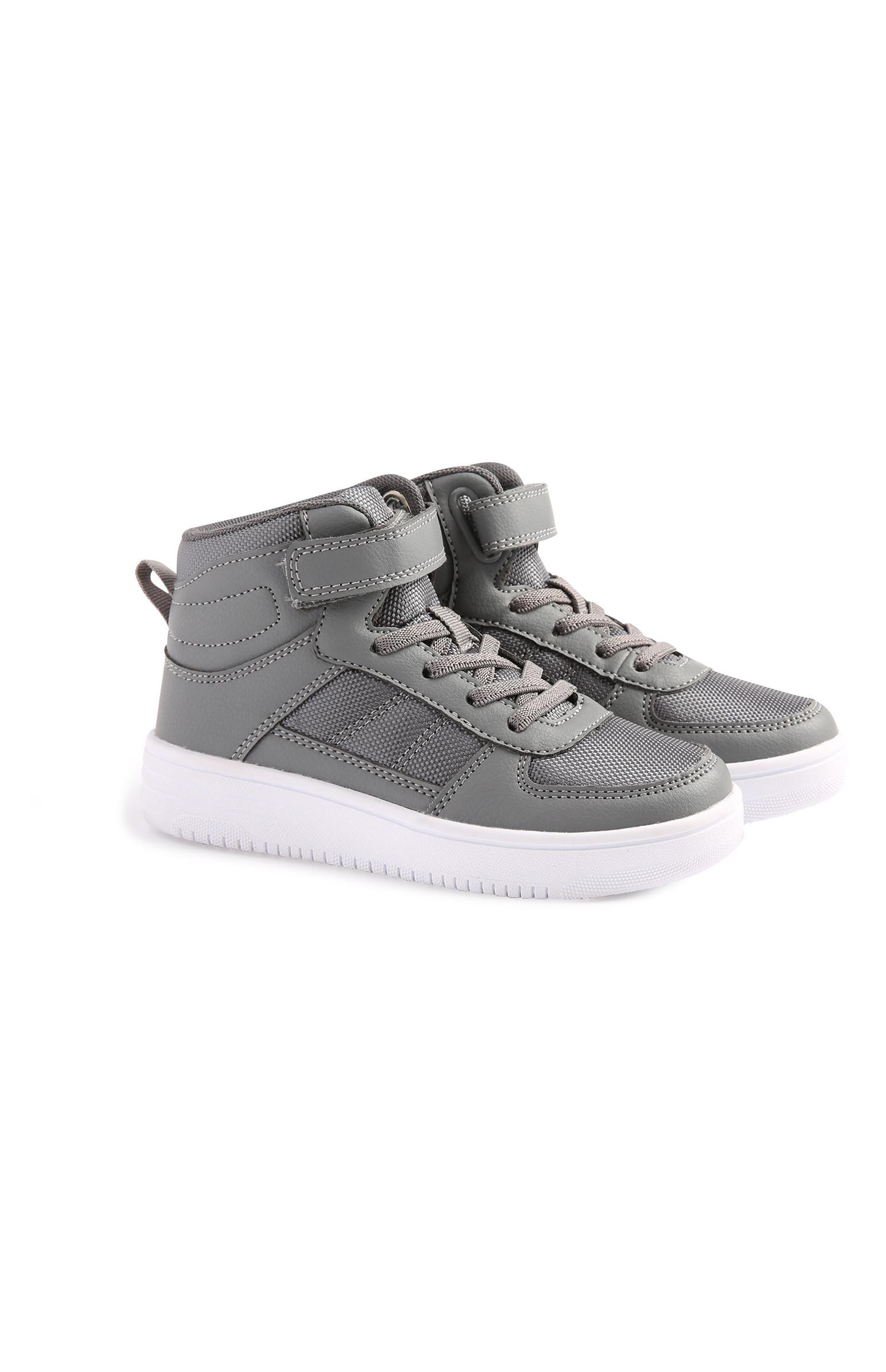 Deportivas de caña alta y color gris para niño pequeño