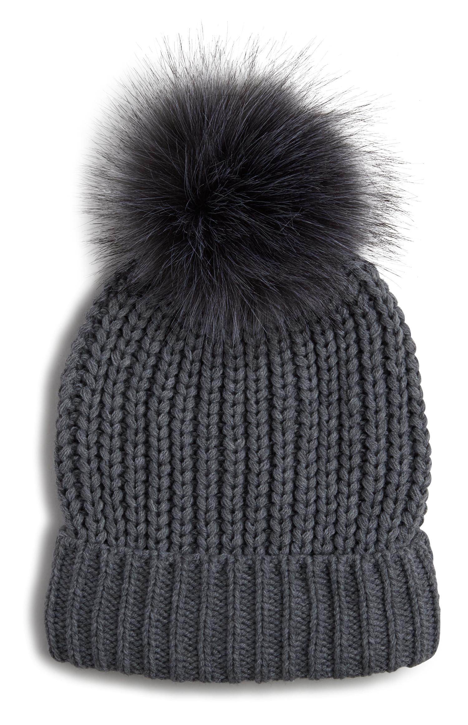 Siva čepica z umetnim krznom