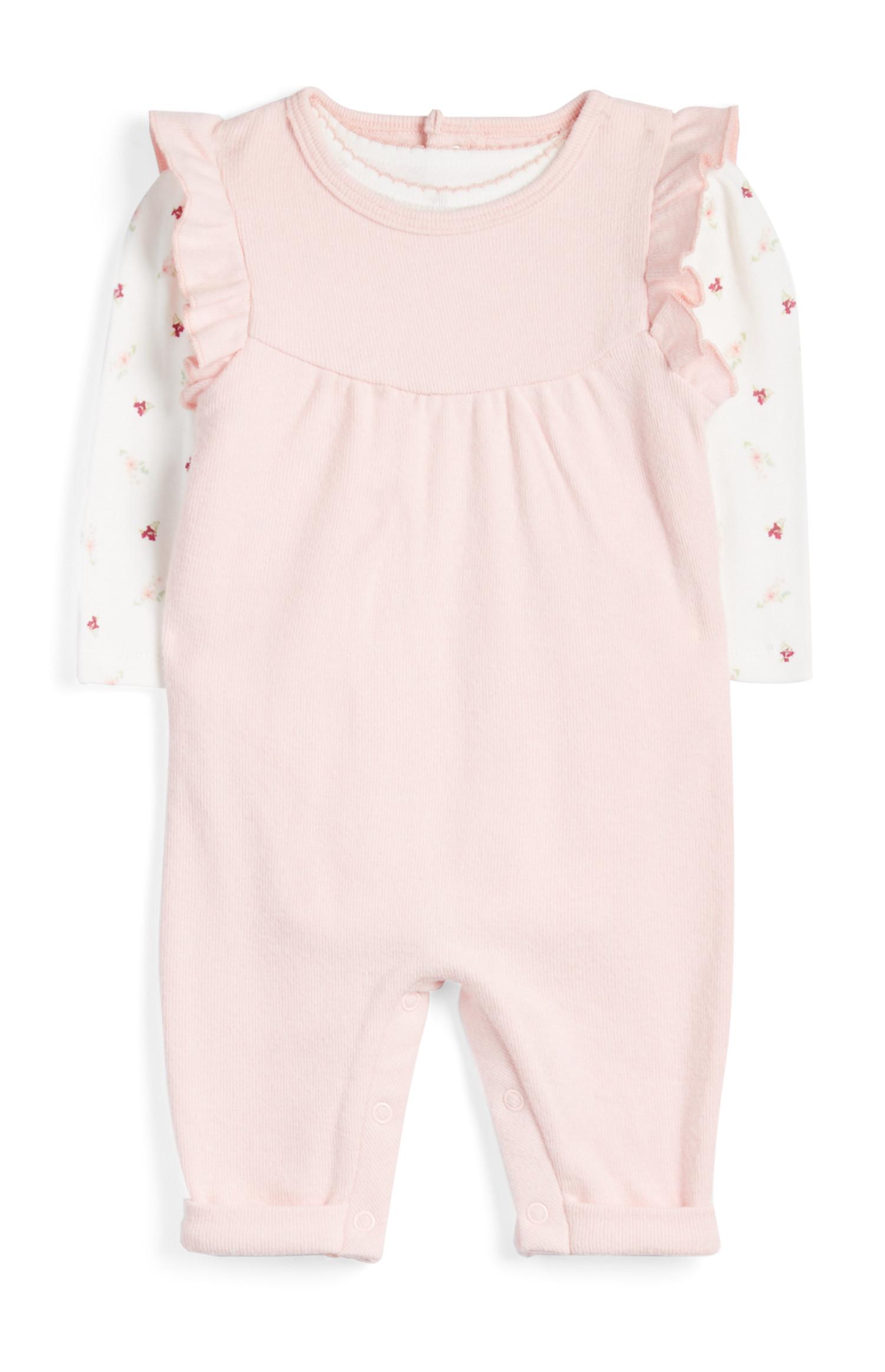 Camiseta y peto rosa palo para recién nacida