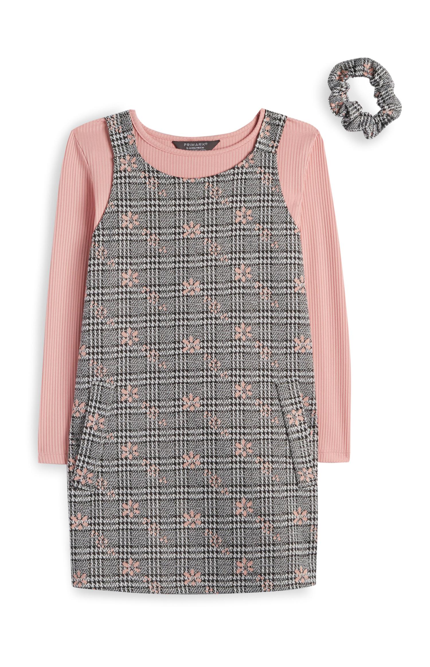 Pichi a cuadros rosa y gris con coletero a juego para niña pequeña